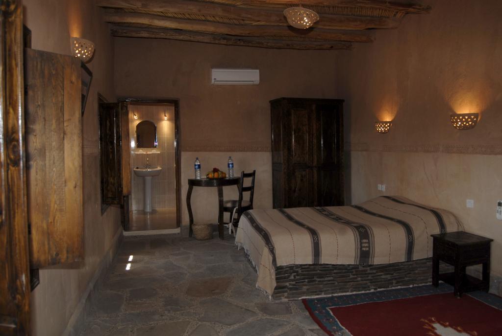 ホテル Kasbah Imdoukal Nkob エクステリア 写真