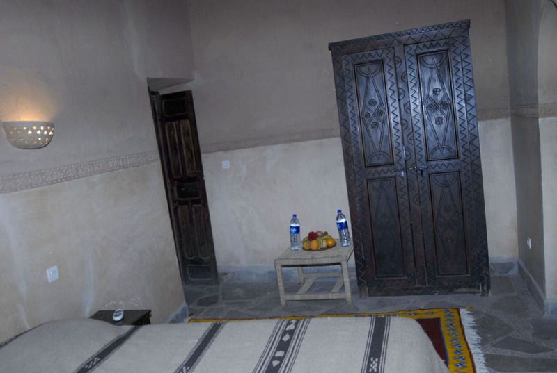ホテル Kasbah Imdoukal Nkob エクステリア 写真